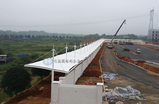 公安局駕考中心風(fēng)雨長(zhǎng)廊膜結(jié)構(gòu)